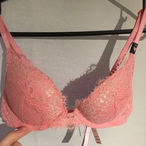 Victoria’s Secret 32B Dream Angels push-up bra